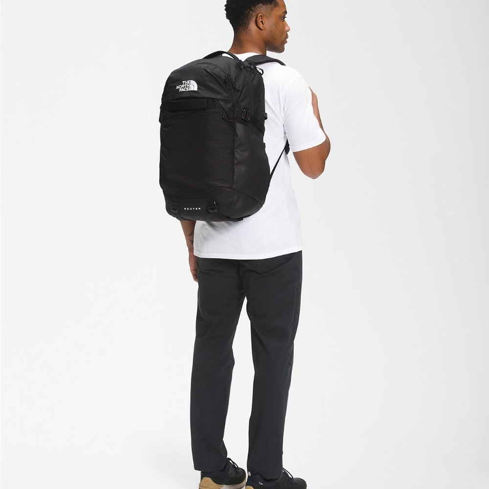 The North Face OVERHAUL 40 BACKPACK. *Brand New*